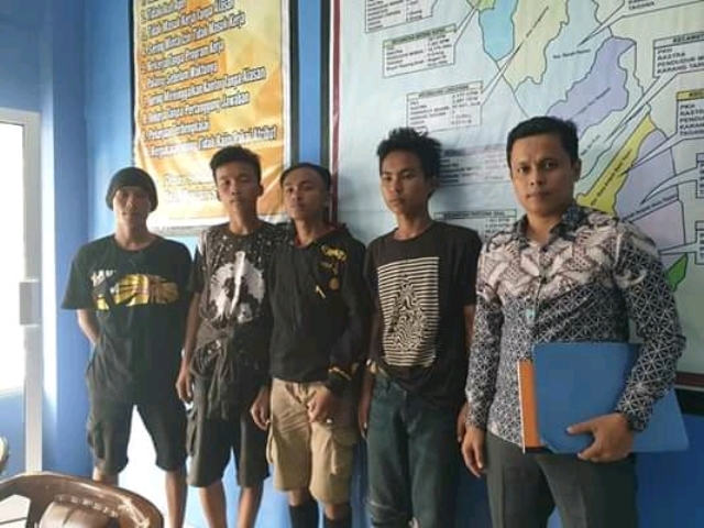 Dinsos, PPrPA Kab. Pessel Memfasilitasi Pemulangan 4 Pemuda Asal Bengkulu
