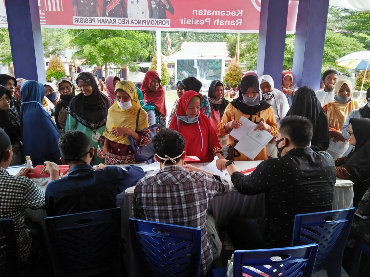 Pendamping pendistribusian KKS Tambahan Sembako COVID-19 Tahap II di Kecamatan
