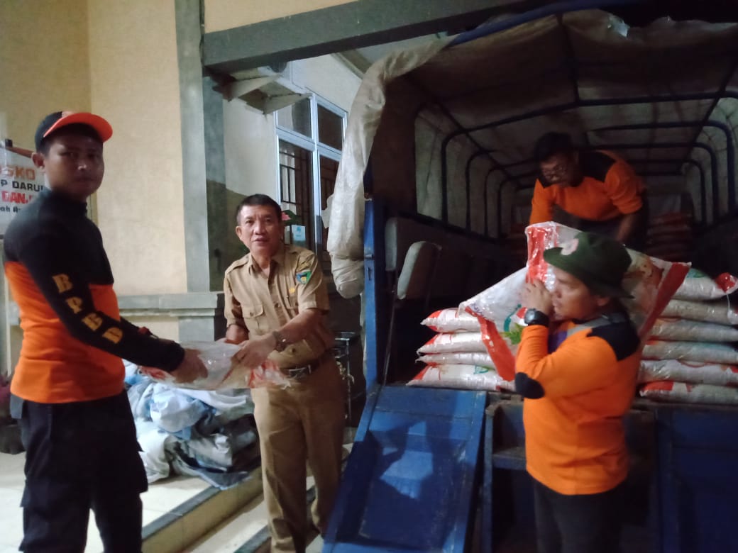 Pengantaran Bantuan Logistik kepada Korban Bencana Banjir di Kec. RAHUL Tapan dan BAB Tapan