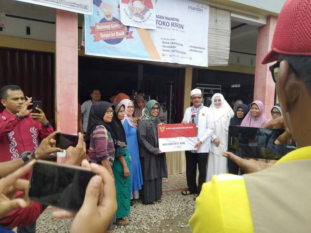 Launching Bantuan Sosial Pangan Non Tunai di Kabupaten Pesisir Selatan